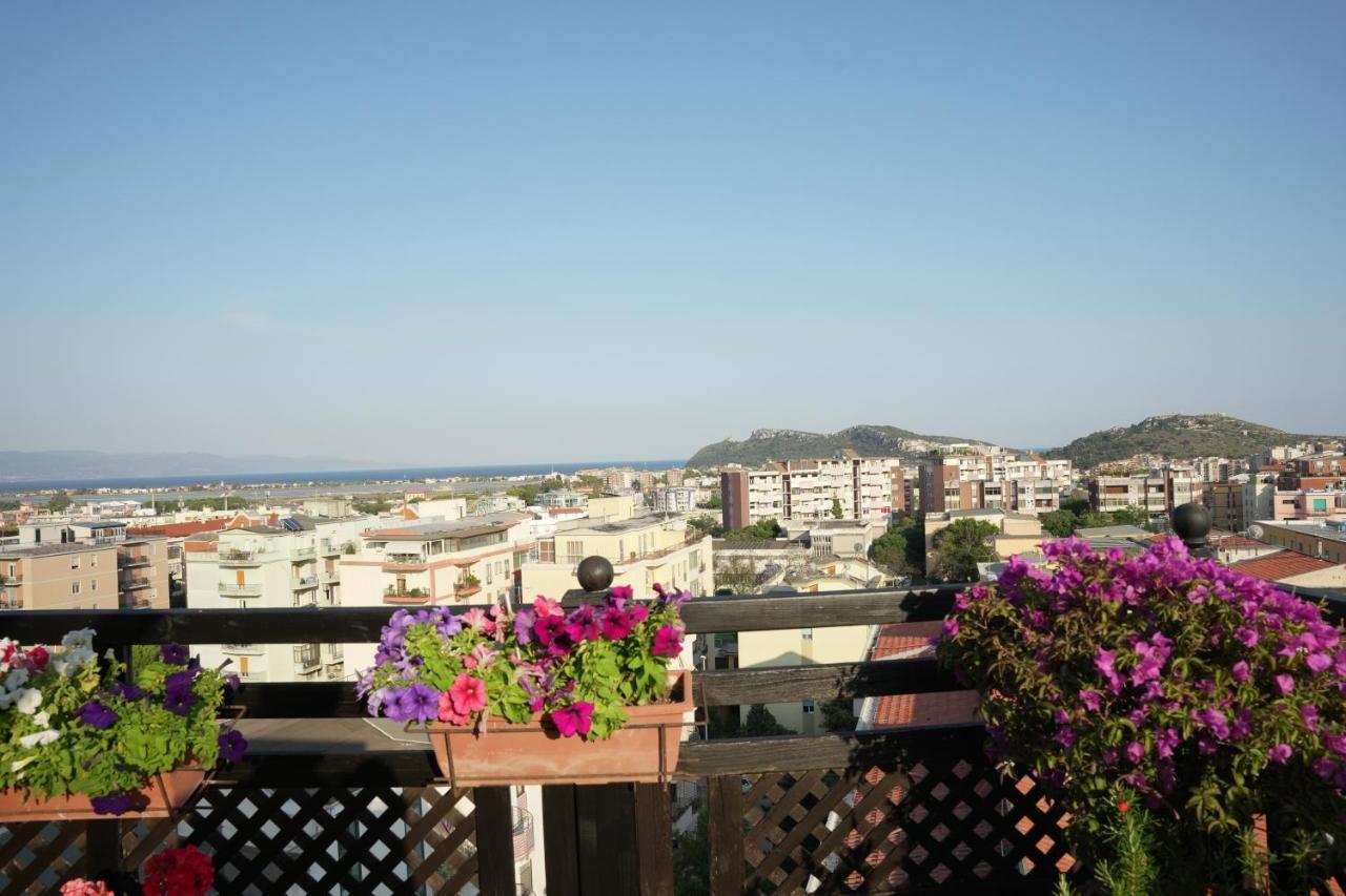 Prestigioso Attico Panoramico Cagliari Villa Exterior foto