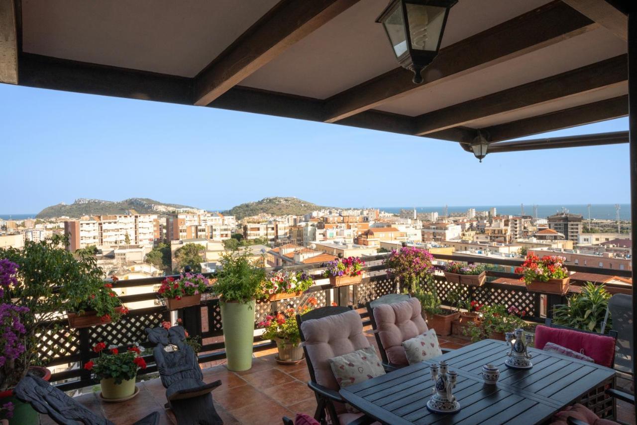 Prestigioso Attico Panoramico Cagliari Villa Exterior foto